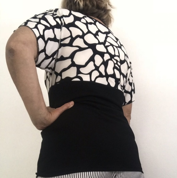 Short Sleeve Black/White Shirt Blouse Top - Picture 3 of 4